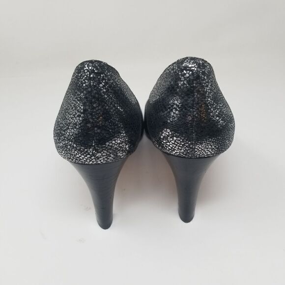 COLE HAAN PEEP TOE HEELS. BLACK SILVER TEXTURE. SIZE 9B. - Picture 10 of 16